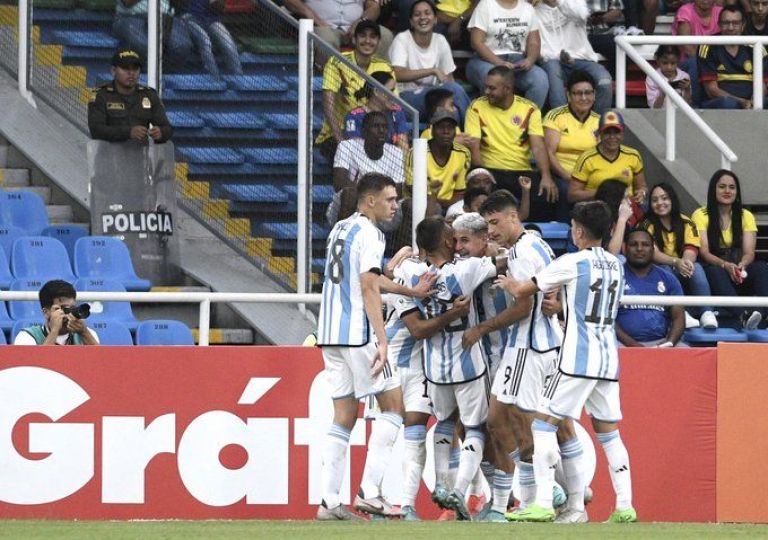 Argentina Venci A Per Y No Se Baja De La Clasificaci N Diario El