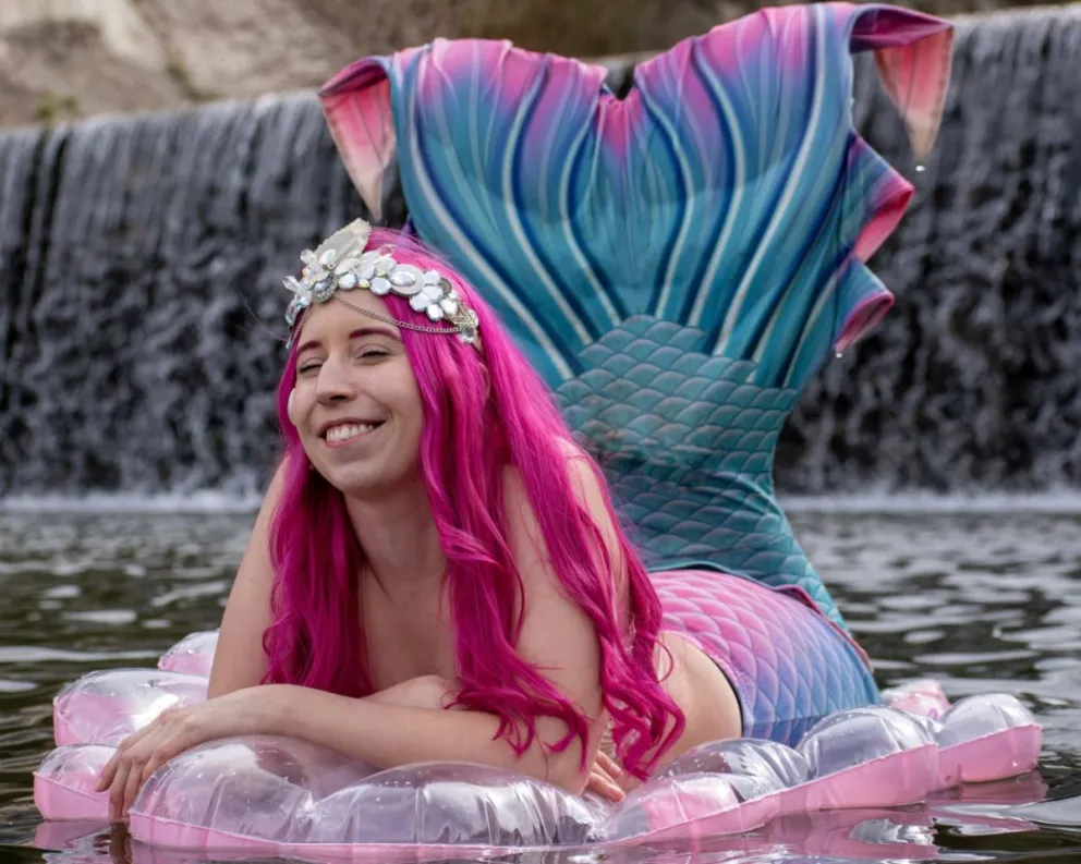 ¿Quién es la sirena que habita los espejos de agua en Esquel?  