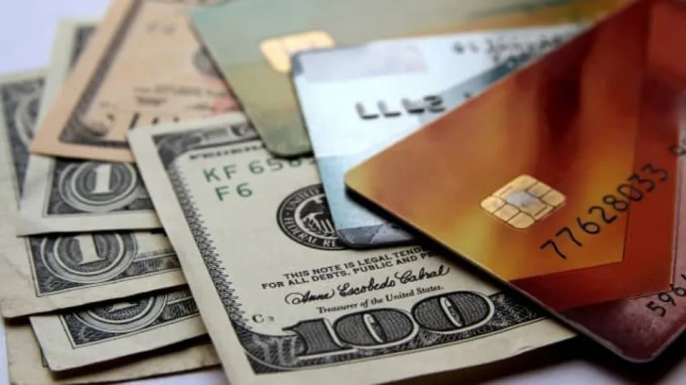 Ahora se suma el cepo a las compras al exterior: sólo se podrá gastar hasta USD 1.000 