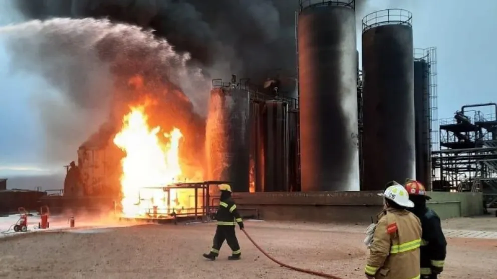 Conmoción en la región por los muertos en la refinería: "Las vidas no se recuperan, los fierros se arreglan”