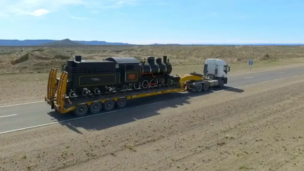 La Trochita inició la travesía rumbo a la Feria Internacional de Turismo