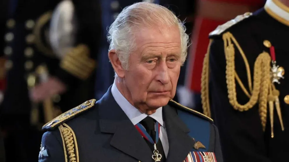 Difundieron la primera imagen de la lápida de Isabel II