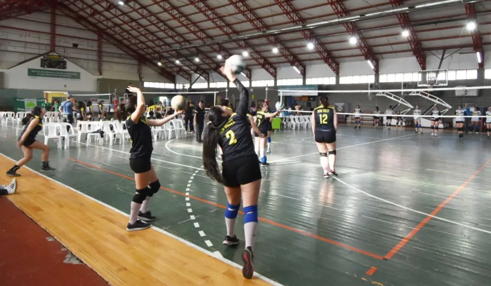 Con excelente convocatoria, se realizó el torneo de vóley de menores