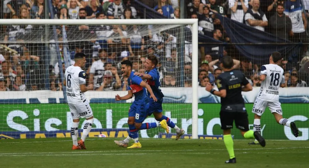 No pudo trepar a la cima: Gimnasia cayó con Tigre y complicó su andar en el torneo