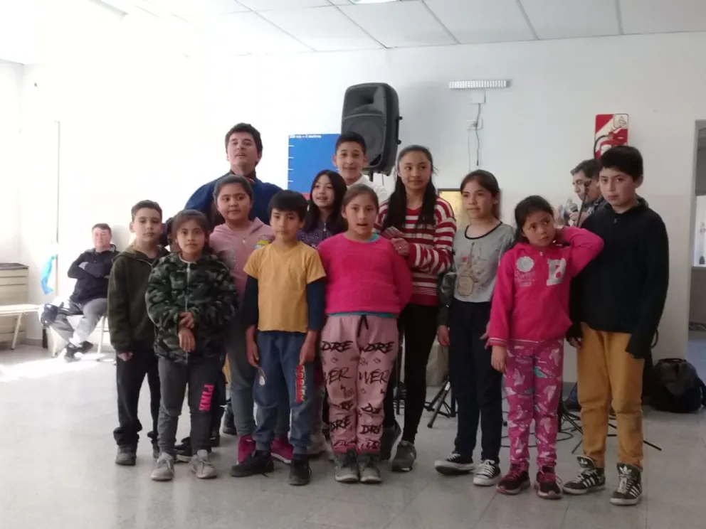 Evento solidario para lograr que alumnos de Pichileufu vayan a Las Grutas