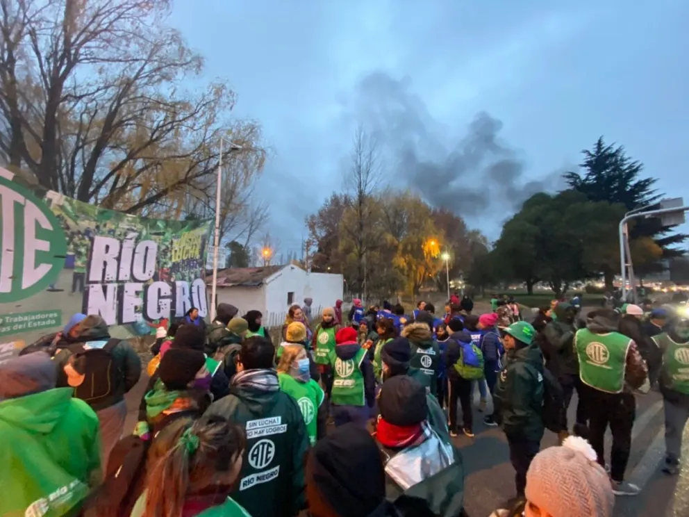  Arrancó el paro total de ATE con concentraciones regionales en varios puntos de la provincia