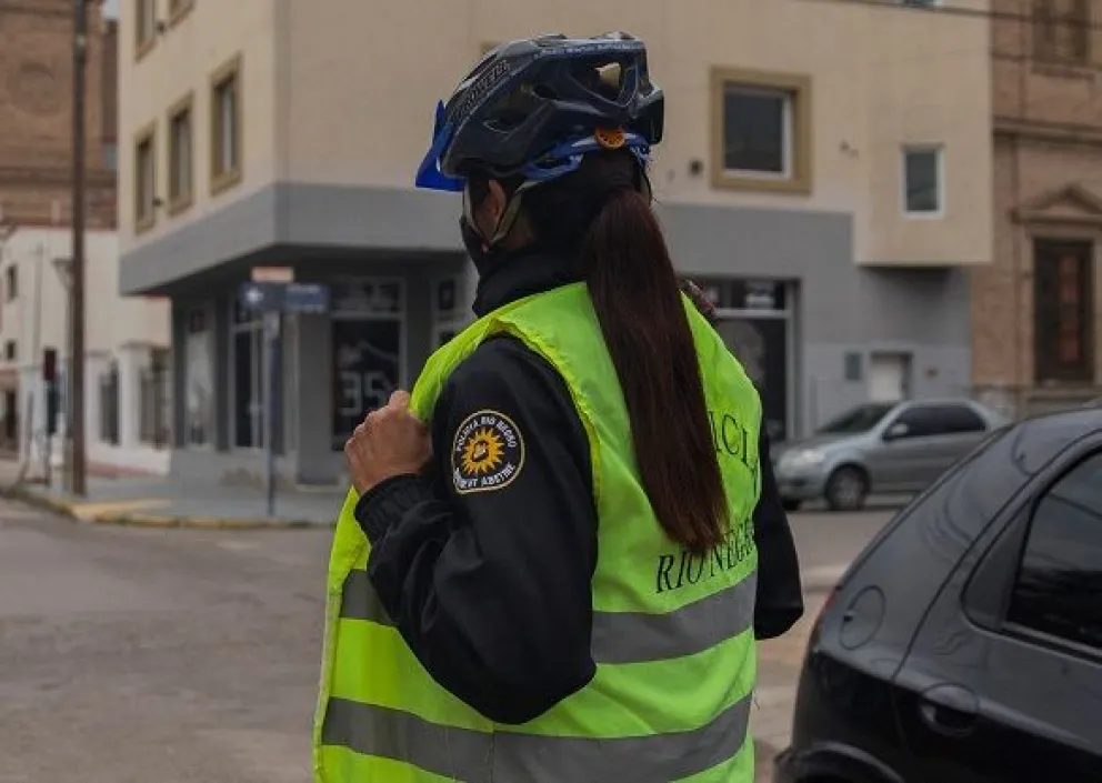 Policía tropezó por ir a ver una moto sospechosa y recibirá casi dos millones de pesos  