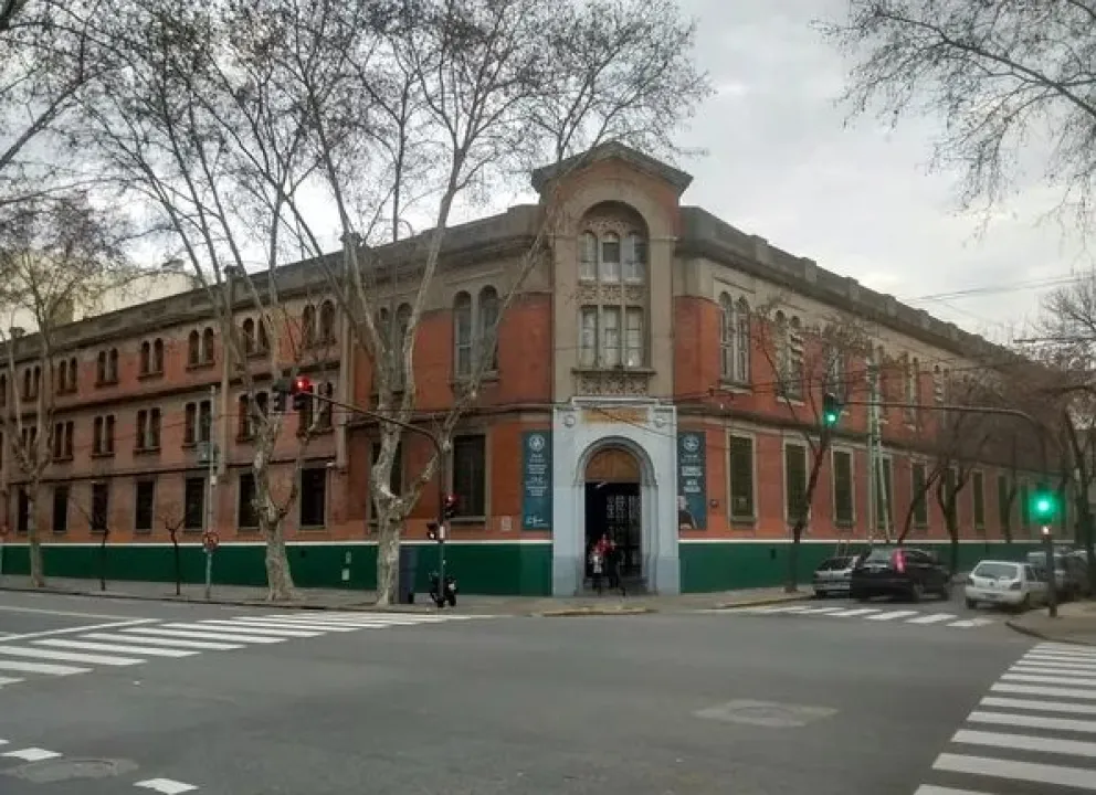 Un docente y militante del Movimiento Evita fue despedido y denunciado penalmente por abusar de nenas de 7 años 
