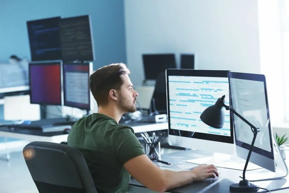 Desarrolladores de tecnología: de cuánto es el sueldo de estos trabajadores y los puestos más buscados