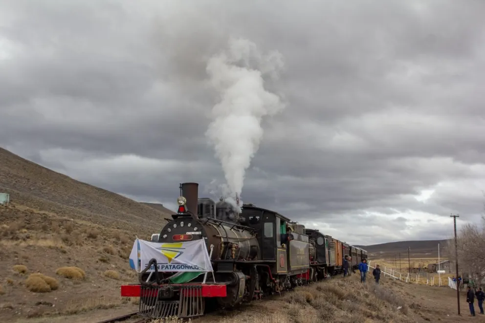 402 kilómetros a pico, pala y voladuras