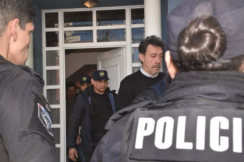 Primer dirigente del Fútbol Argentino preso por ayudar a los barrabravas