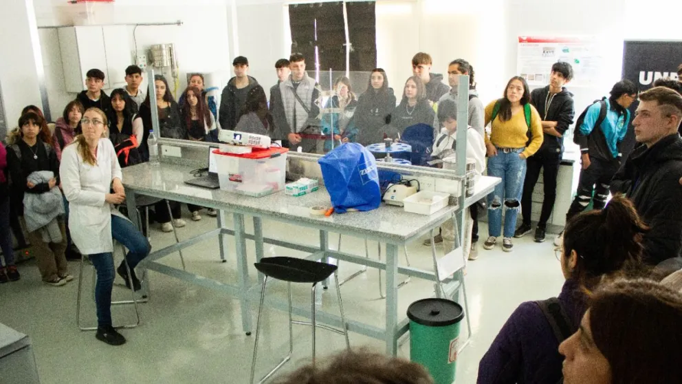 Estudiantes secundarios recorrieron la Universidad de Río Negro en Bariloche