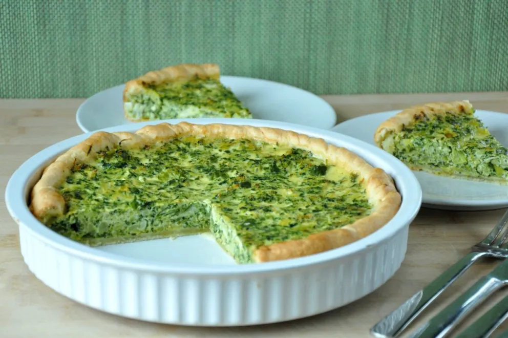 Cómo hacer una tarta integral de brócoli cremoso, sin huevo y con masa casera