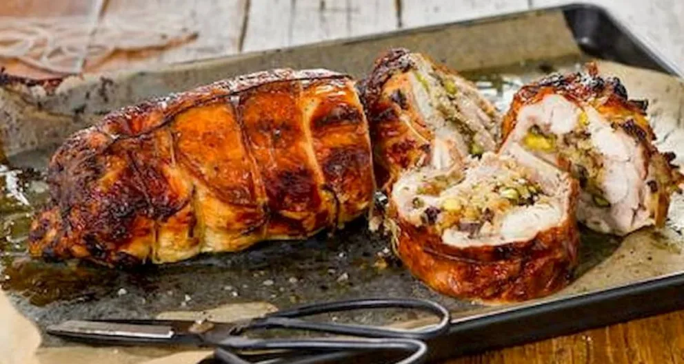 Arrollado de pollo a la parrilla: el secreto para que no se te desarme