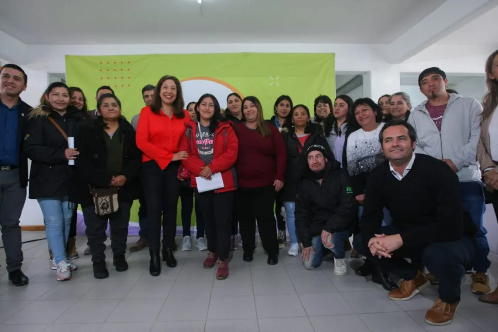 Arabela acompañó la inauguración de la Junta Vecinal Nahuel Hue