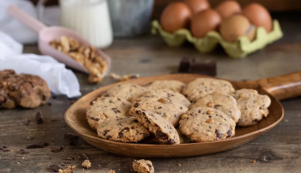 Riquísimas: cómo hacer cookies con nueces y chips de chocolate