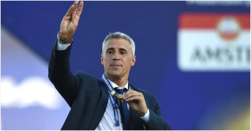 Quién es la nueva novia de 29 años de Hernán Crespo