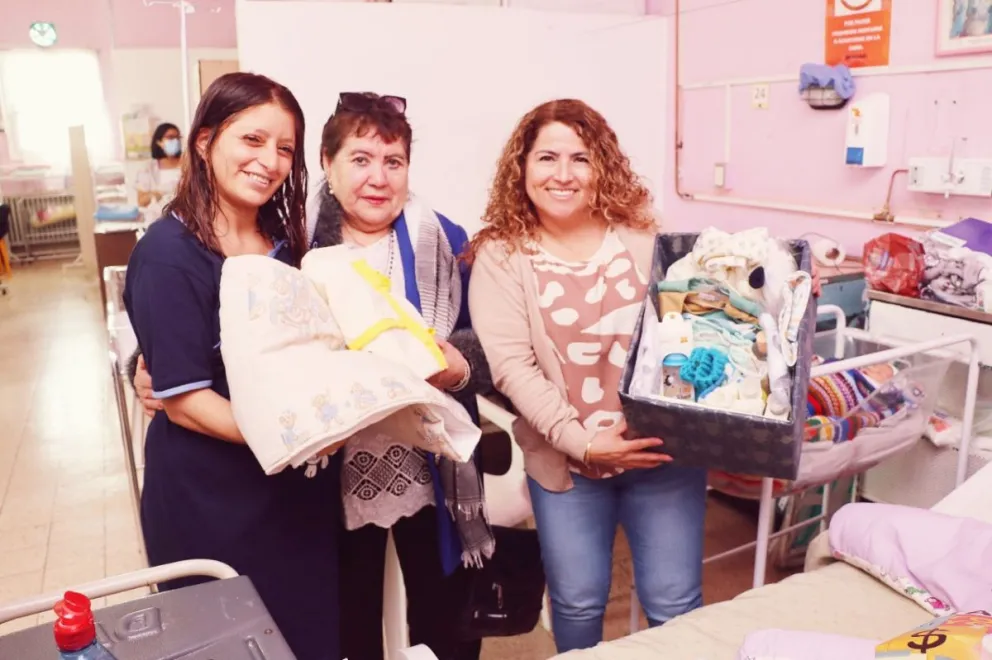El Círculo Chileno realizó la entrega del ajuar a Tobias, el primer bebé nacido el 18 de septiembre