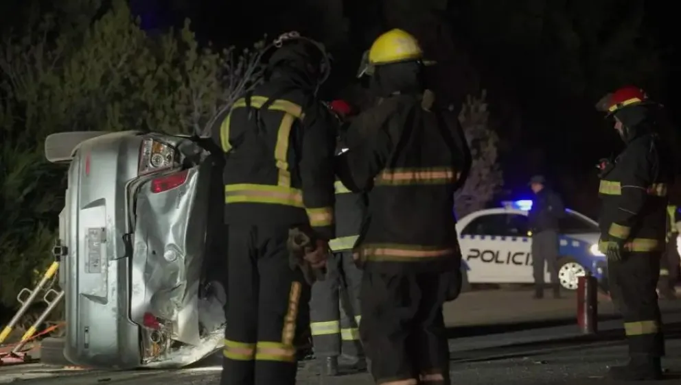 Trágico vuelco en Ruta 40: murió una joven de 16 años y dos personas debieron ser internadas