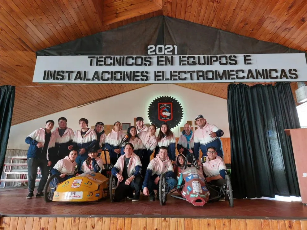 Estudiantes del CET 2 solicitan a la comunidad materiales para construir el stand