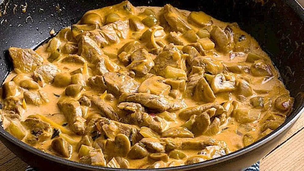 Este plato es realmente una locura: aprende a hacer lomo al strogonoff