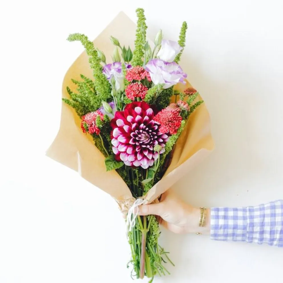 5 ideas de regalos con flores que podés hacer en 2022