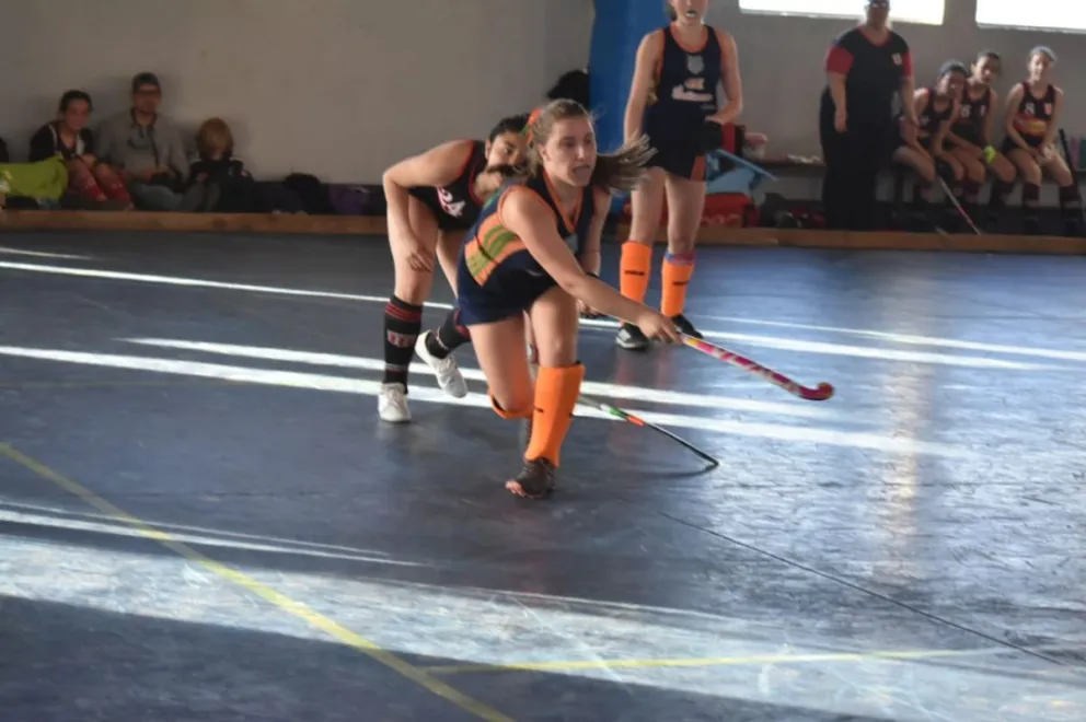 Fin de semana de acción en el torneo de hockey pista de los Lagos
