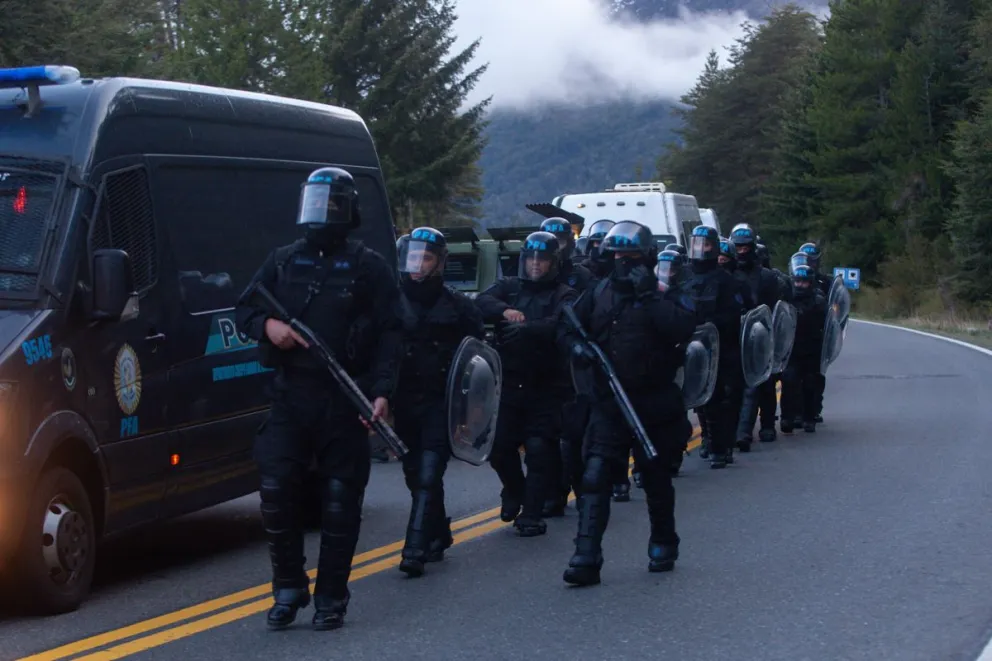 Desde la Lafken Winkul Mapu hablan de “hostigamiento y persecución” hacia la lof y piden la liberación de Santana