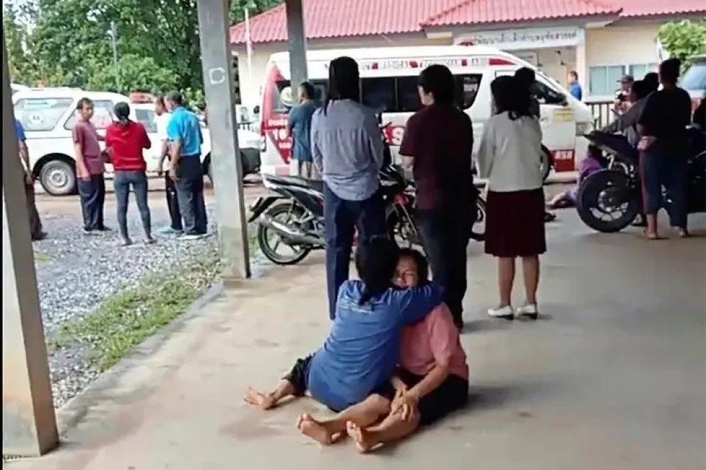 Horror en Tailandia: un expolicía mató al menos a 35 personas en una guardería y 22 de ellos son niños
