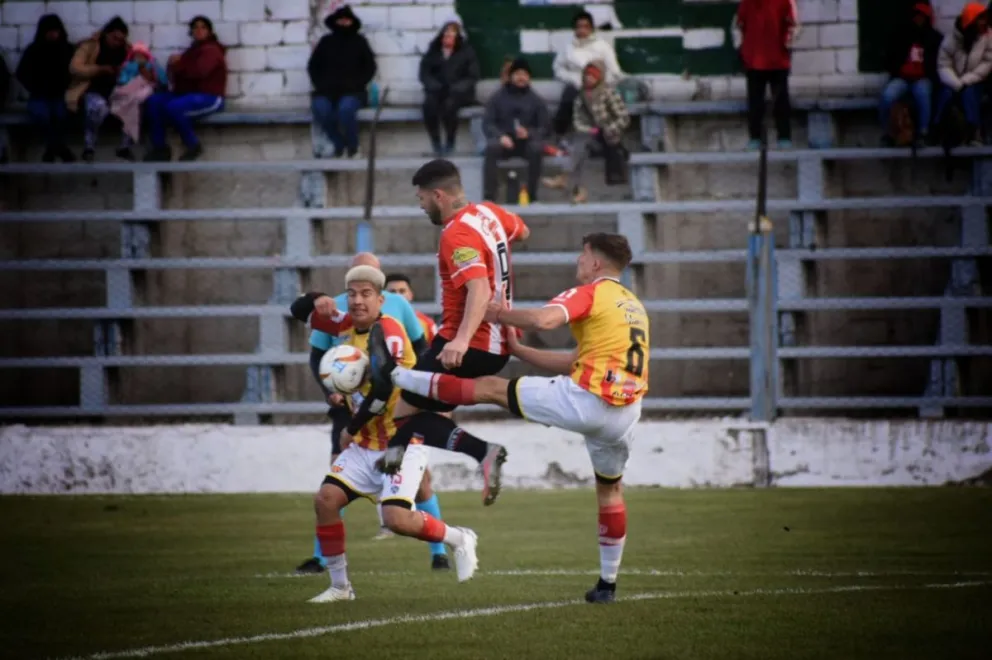 La interminable Copa Bariloche juega semifinales