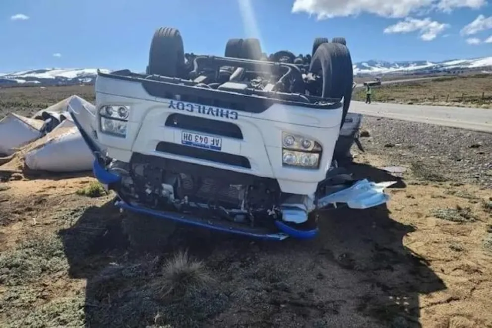 Un camionero argentino murió tras un vuelco en la zona del paso Pino Hachado