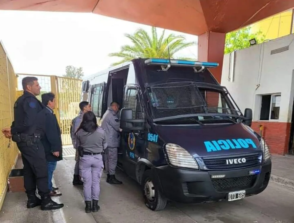 Video: Trasladan a Bariloche a las mujeres mapuche detenidas en Buenos Aires por la causa Mascardi 