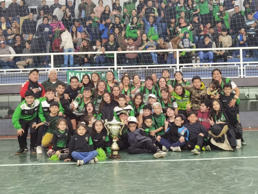 Las chicas de Atlético Cumbre dieron la vuelta en el fútbol libre