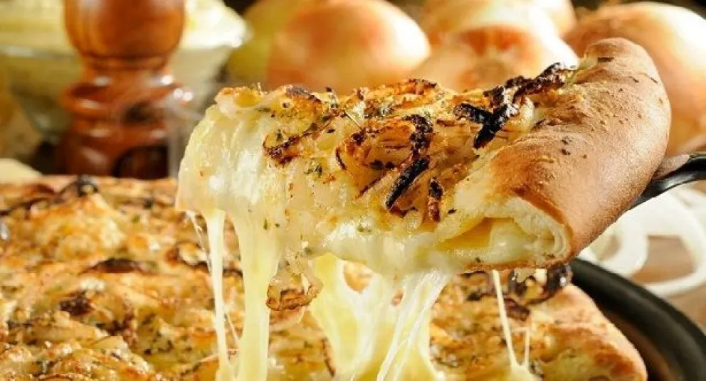 Para chuparse los dedos: fugazzeta rellena a la provoleta