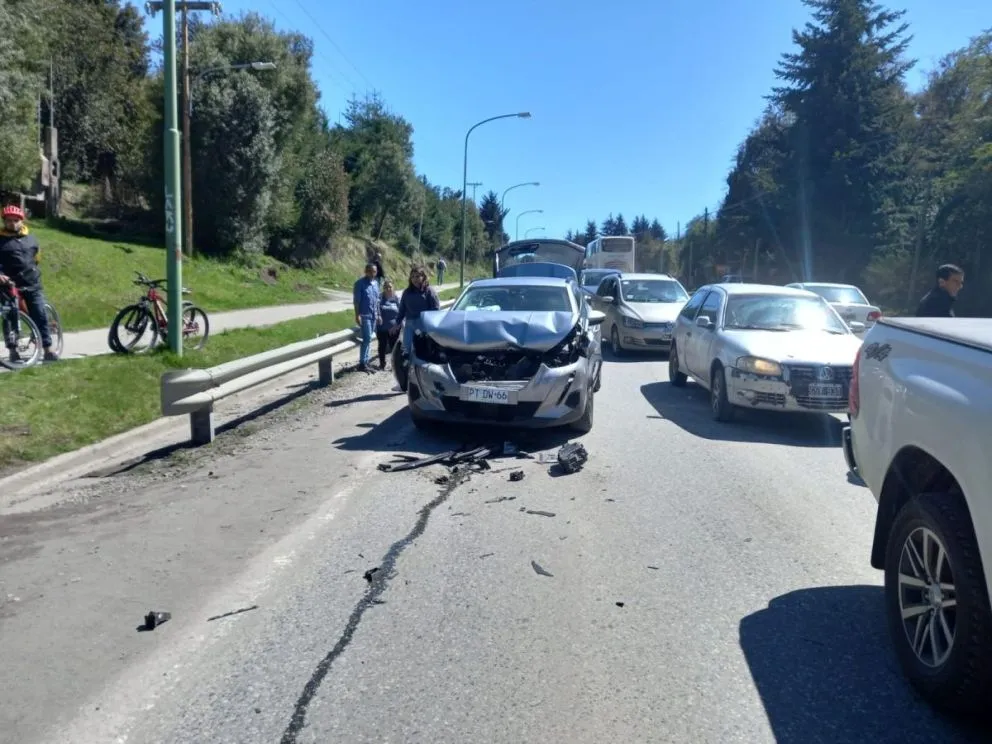 Violento choque sin heridos en plena Avenida 7 Lagos