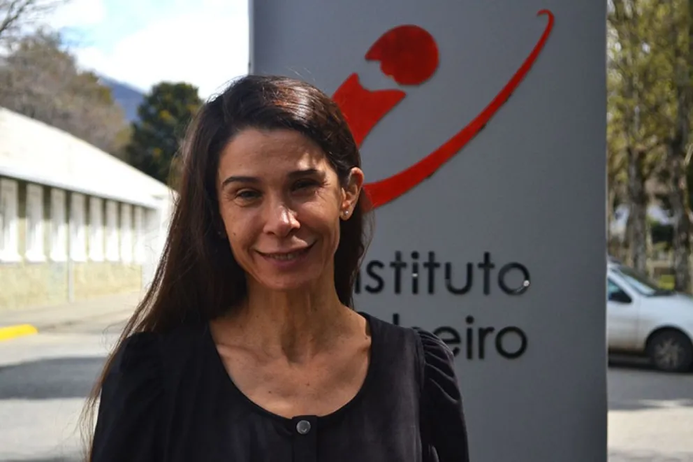 Una física del Balseiro recibió un premio en Alemania por sus investigaciones en neurociencia