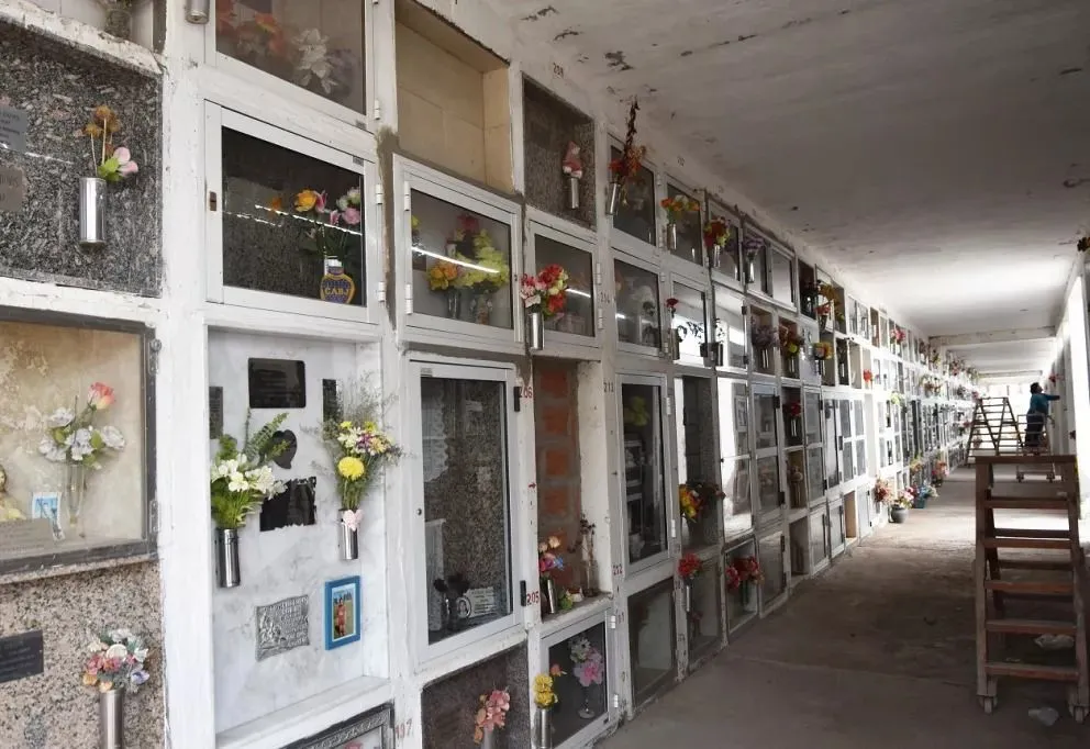 Cementerio de Viedma: sospechan que la profanación de un cadáver fue un rito satánico