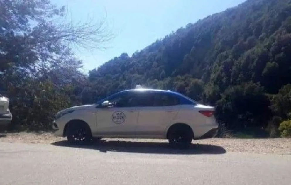 "Me debo a la gente": taxista llevó gratis a sus vecinos ante el paro de colectivos