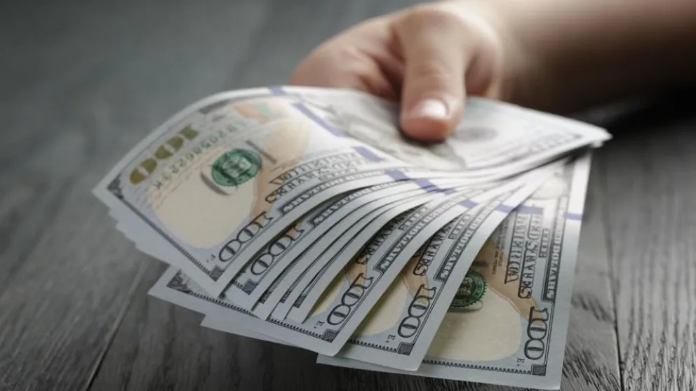 Ya comenzó a regir el nuevo dólar para turistas extranjeros: cómo funciona