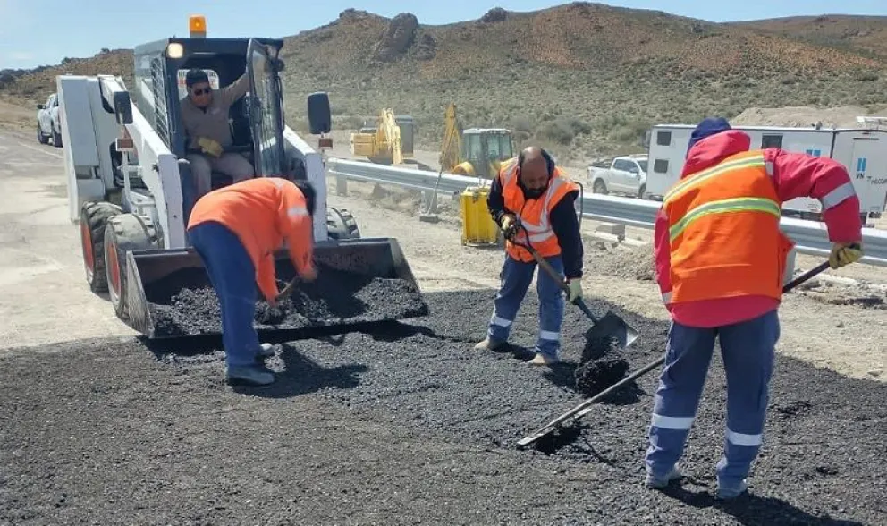 Ruta 23: solicitan precaución entre Jacobacci y Los Menucos por personal trabajando