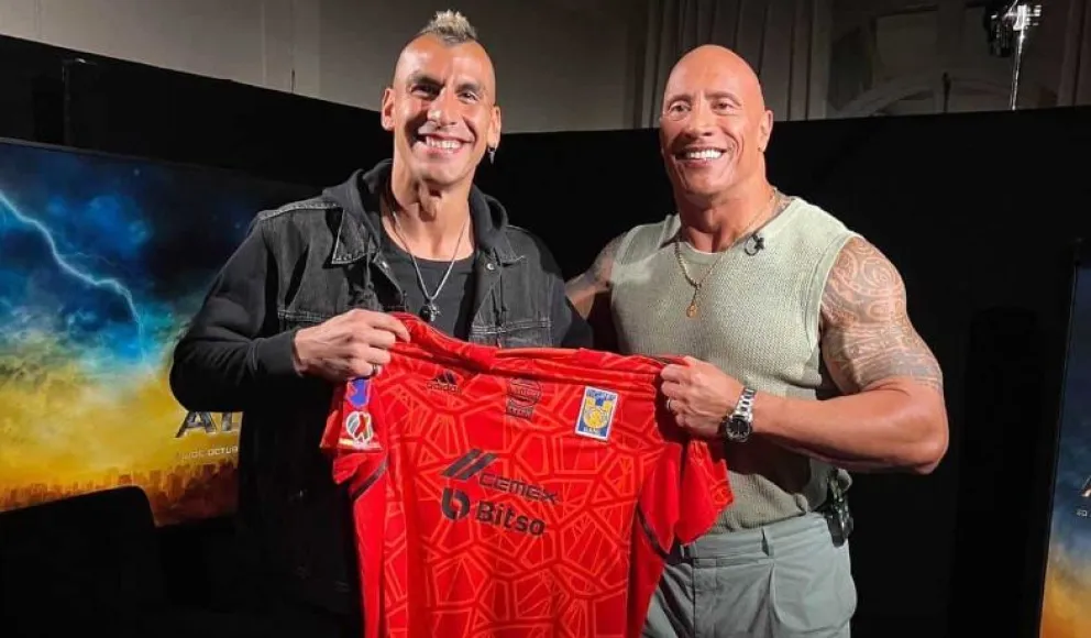 Divertido momento: el increíble encuentro entre el Patón Guzmán y La Roca Johnson