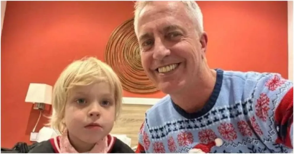 Así se vistió para la Navidad Mirko, el hijo de Marley