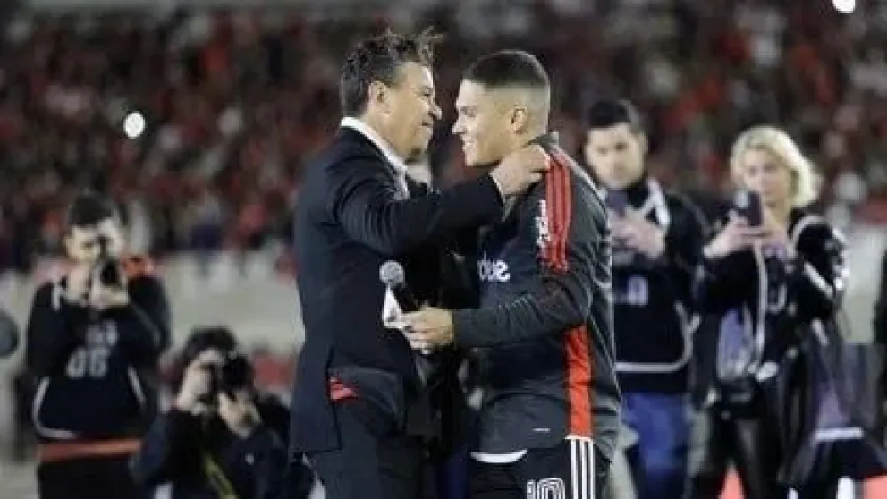 VIDEO: Juanfer Quintero leyó una carta de los hinchas al Muñeco y emocionó a todo el Monumental