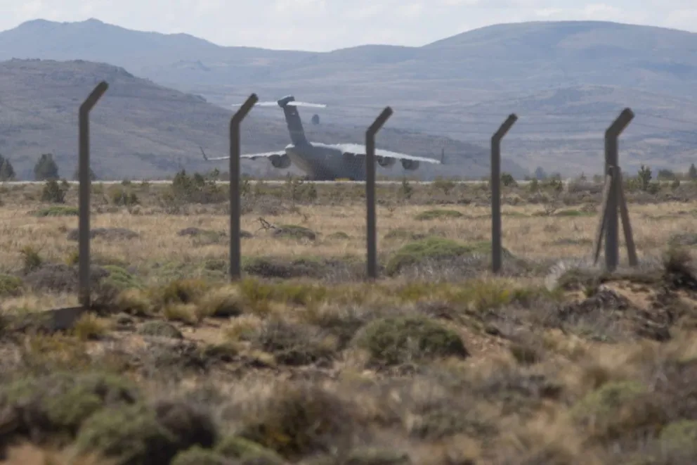 El avión militar de Emiratos Árabes en Bariloche sigue siendo un misterio