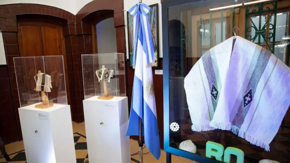 Declarado “emblema provincial”, el poncho rionegrino tendrá su día