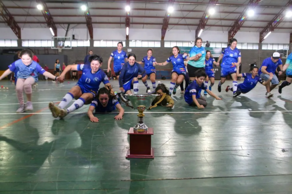 El Municipal 3 se tiñó de azul y negro