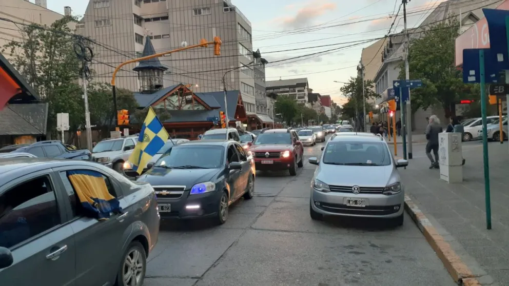 Los xeneizes de Bariloche festejan un nuevo campeonato con un final para el infarto