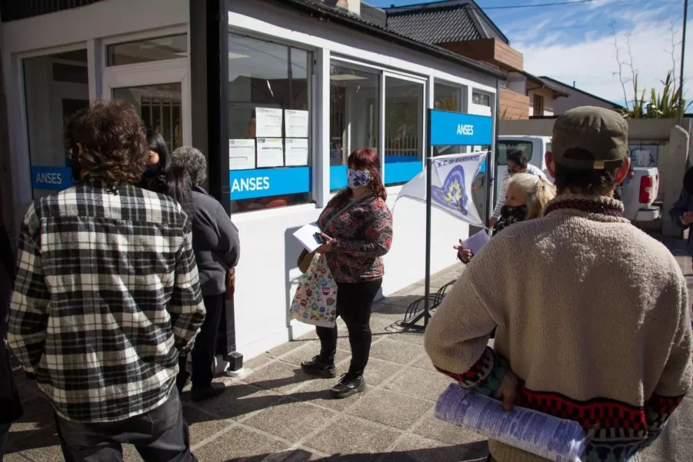 Juan Mandagarán: “De 10 personas que consultan, 4 pueden acceder al refuerzo alimentario”
