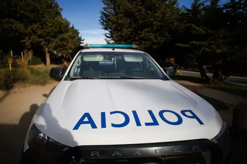 Se fue con una guitarra bajo el brazo pero lo persiguió un policía y lo detuvo