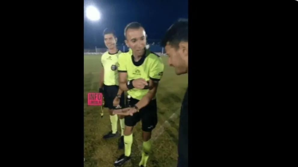 Política en todos lados: un árbitro dio a elegir entre Cristina o Macri en un sorteo de una liga de fútbol amateur